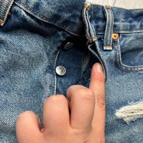 Levi's Wedgie Short High Rise Medium Wash Distressed Cut Off Denim Shorts Sz 30 - Picture 7 of 13